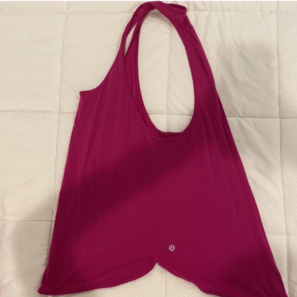 Lululemon Tank, scalloped edging. Size 8. Maroon/pink colored. - Picture 3 of 5